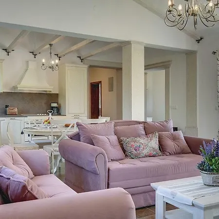 Villa Bellissima *